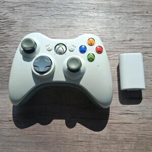 Official Microsoft Xbox 360 White Controller Authentic OEM